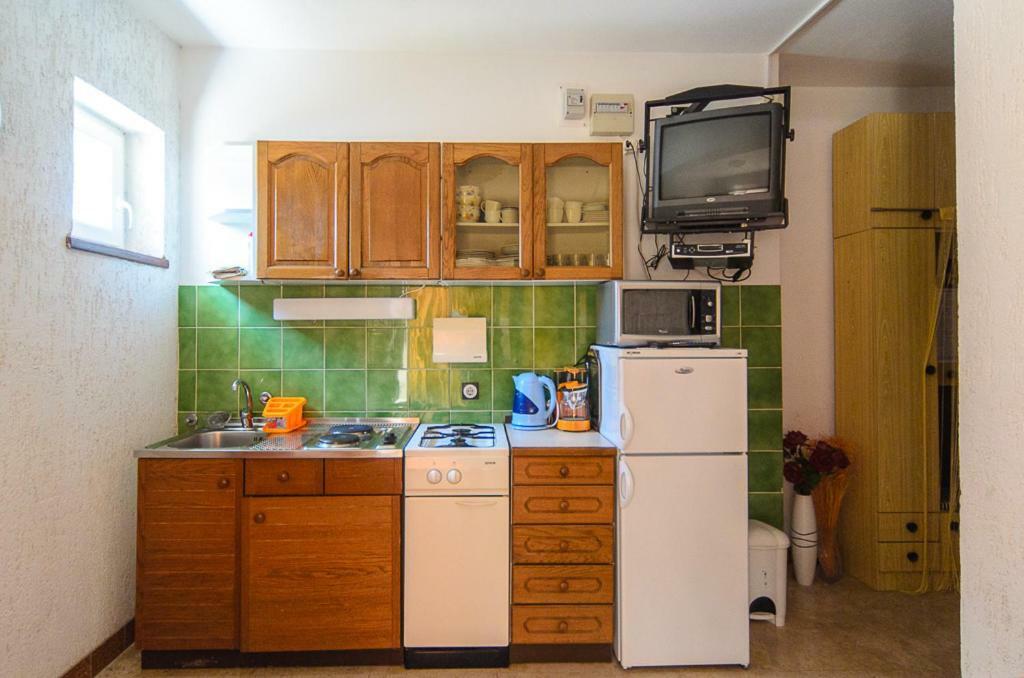 Apartmani Lovorka Punat Exterior foto