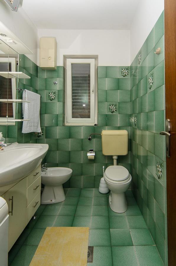 Apartmani Lovorka Punat Exterior foto